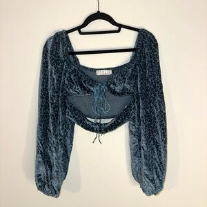 stella boutique crop long sleeve top with open front